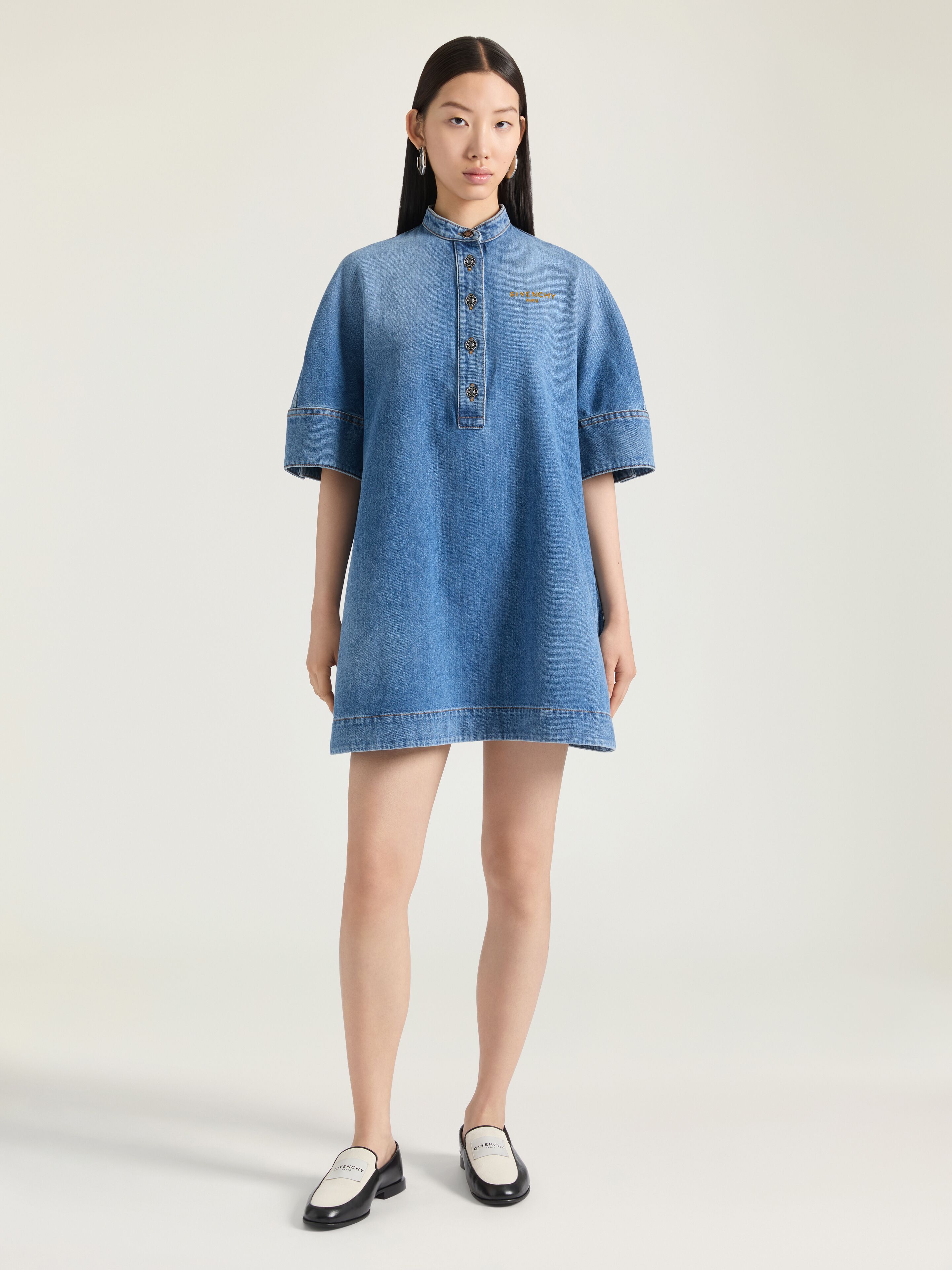 Robe chemise en denim délavé
